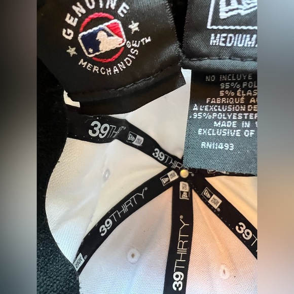 New Era White Atlanta braves Cap with Black Logo - Picture 5 of 6